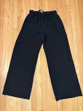 Aritzia Wilfred Dark Night Navy Lodge Navy XS short Crepette